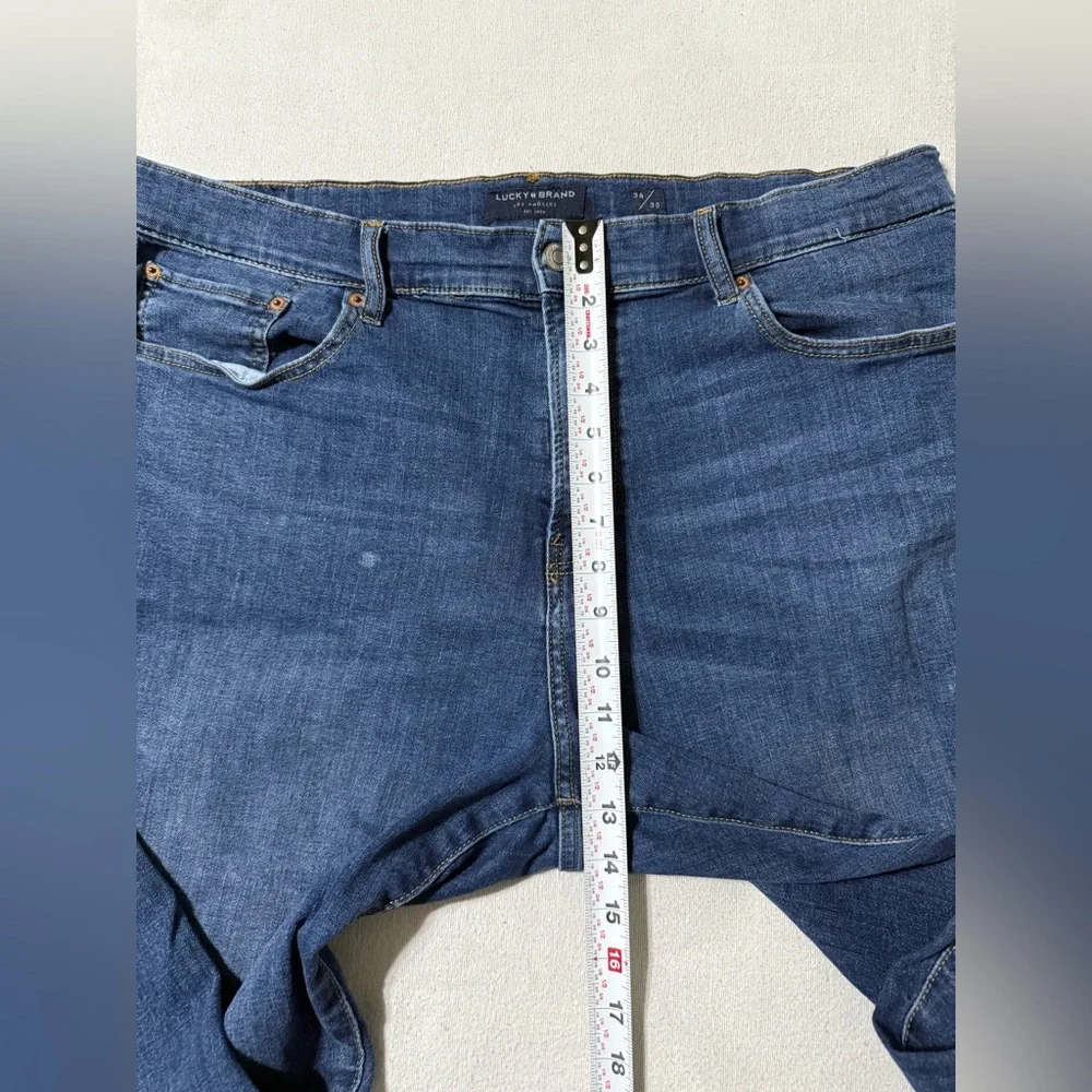 Lucky Brand Jeans Mens 38x29 Blue 410 Athletic Straight Medium Wash Denim‎